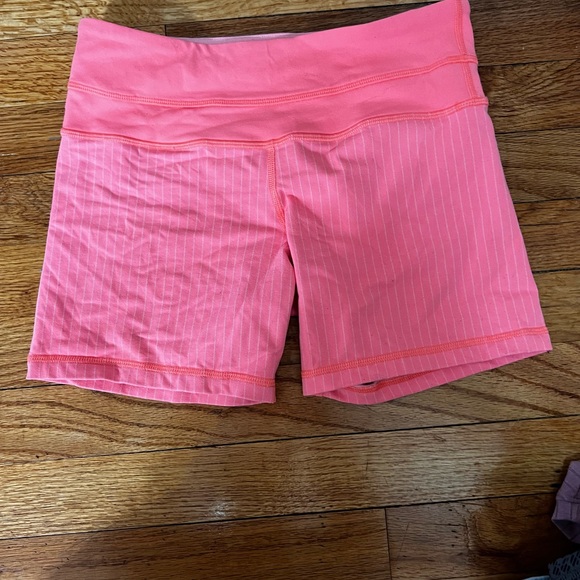 Lululemon groove biker running/yoga/fitness short.. EUC - Picture 5 of 9